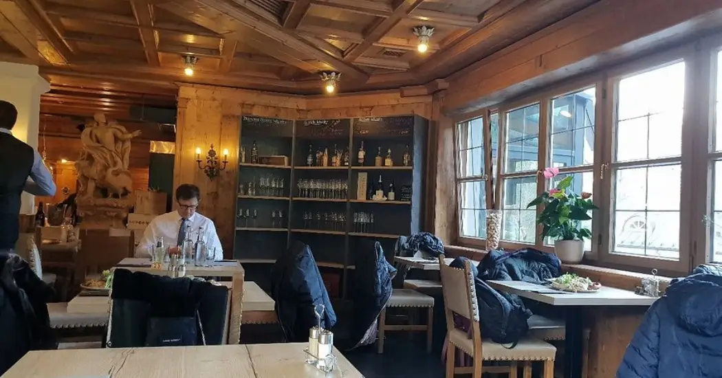 josy's inside hotel muller