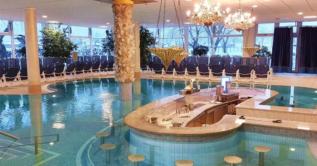 Königliche Kristall-Therme